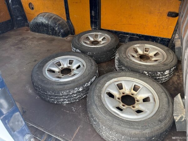 Toyota Hiace 2.5 D-4D NELIVETO *PITKÄ* RAHOITUS TARJOLLA 0€ KÄSIRAHALLA 2006 - Image 23