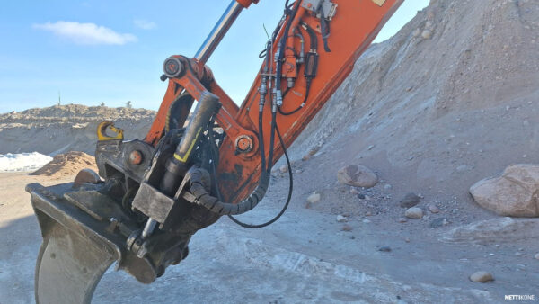 Hitachi ZX 225 USRLC-3 39 000 alv 0 % *Rahoitus / Leasing* 2011 - Image 14