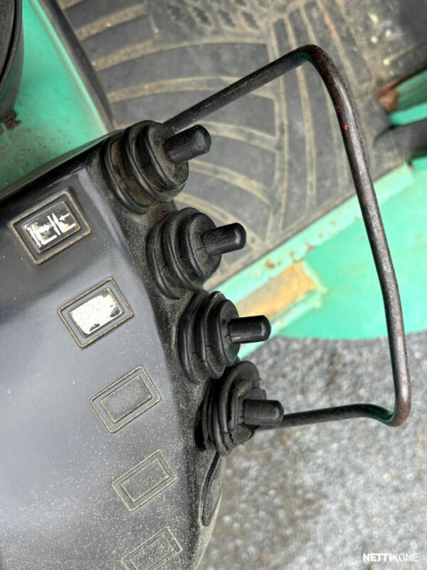 Mitsubishi FG 30 K *Kaasu/Diesel* 7600 alv 0 % *Rahoitus tarjolla* 2002 - Image 16