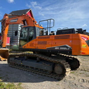 4c1c203406e0b106-large.jpg Doosan DX 380 LC-7 229 000 alv 0 % *VAIN 551h* *RAHOITUS/LEASING TARJOLLA* 2021