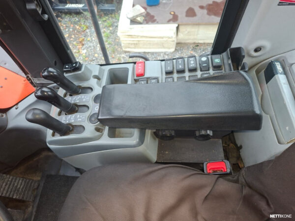 Hitachi ZW 310-6 120 000 alv 0 % *Rahoitus/Leasing tarjolla* *Huippu siisti* *Vain 6129h* *V-kauha Maakasi* *Vaaka* 2019 - Image 16