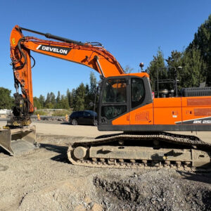 7b23e3a638d0c29b-large.jpg Doosan Develon DX 255 LC-7 179 000 alv 0 % *Rahoitus/Leasing tarjolla* *Käyttöönotto 2024* 2023
