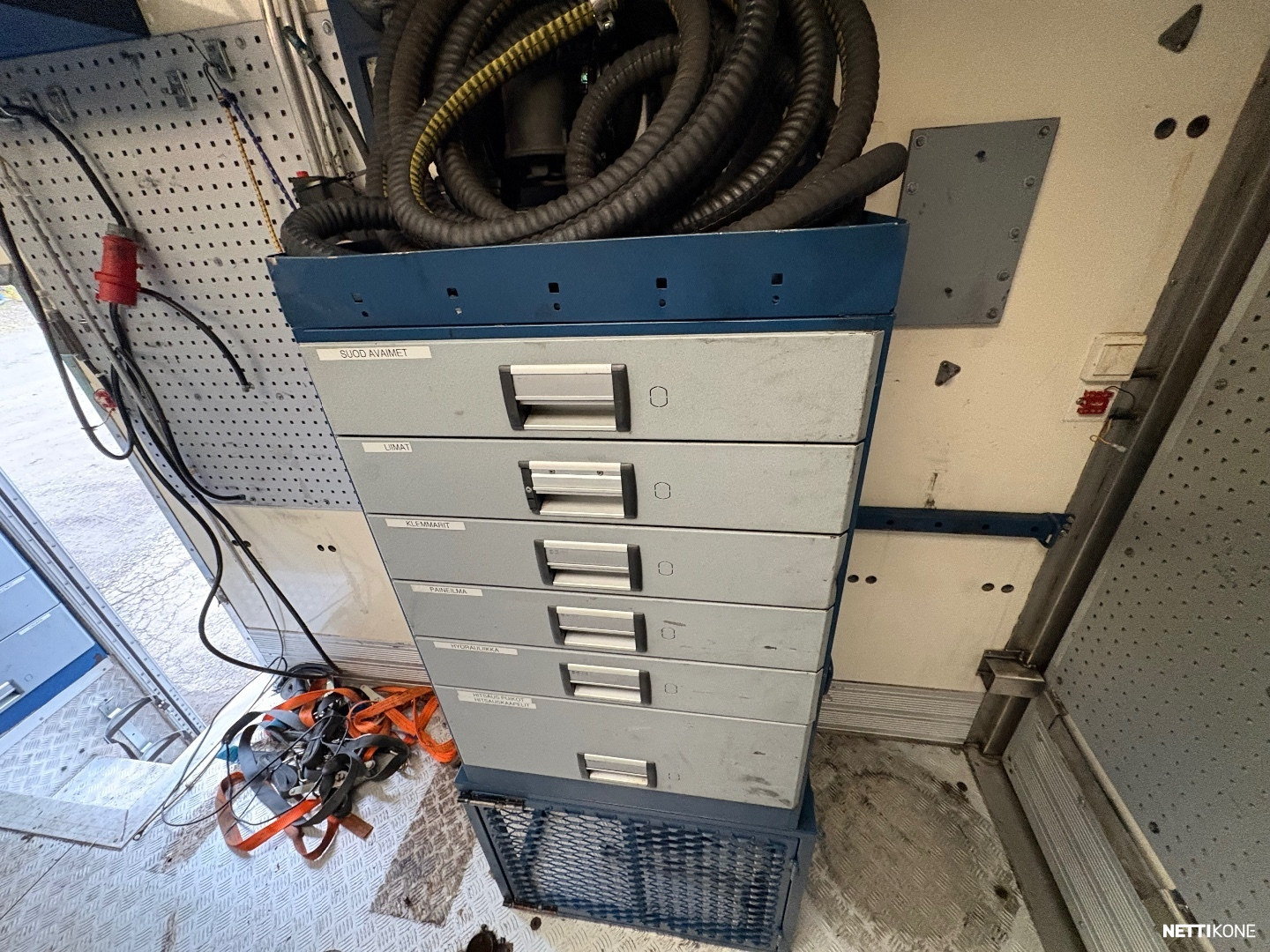 Mercedes-Benz Raskaankaluston Huoltoauto. Atego 1018 Runsaasti valmiuksia, Uusi Aggrekaatti 15kW 2006 - Image 16