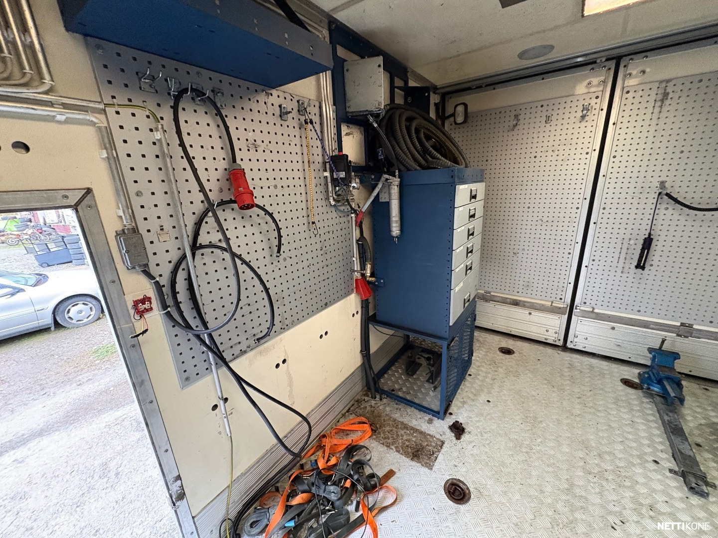 Mercedes-Benz Raskaankaluston Huoltoauto. Atego 1018 Runsaasti valmiuksia, Uusi Aggrekaatti 15kW 2006 - Image 14