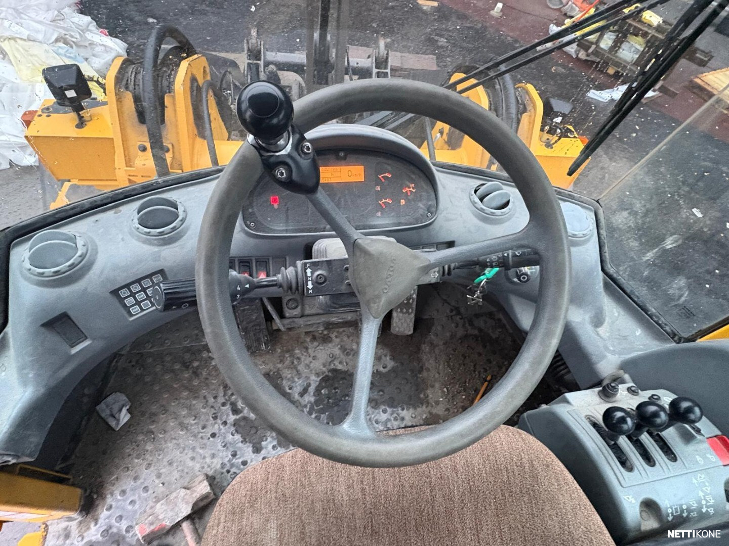 Volvo L 70 D 45 000 alv 0 % *Huippusiisti yksilö* 2002 - Image 17