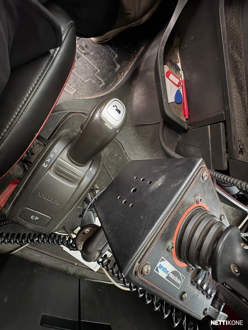 Volvo MYYTY !!FH540 PERÄVAUNU KOME* AURAVARUSTEET* SUOLAKONTTI* SIVUAURA 2018 - Image 30