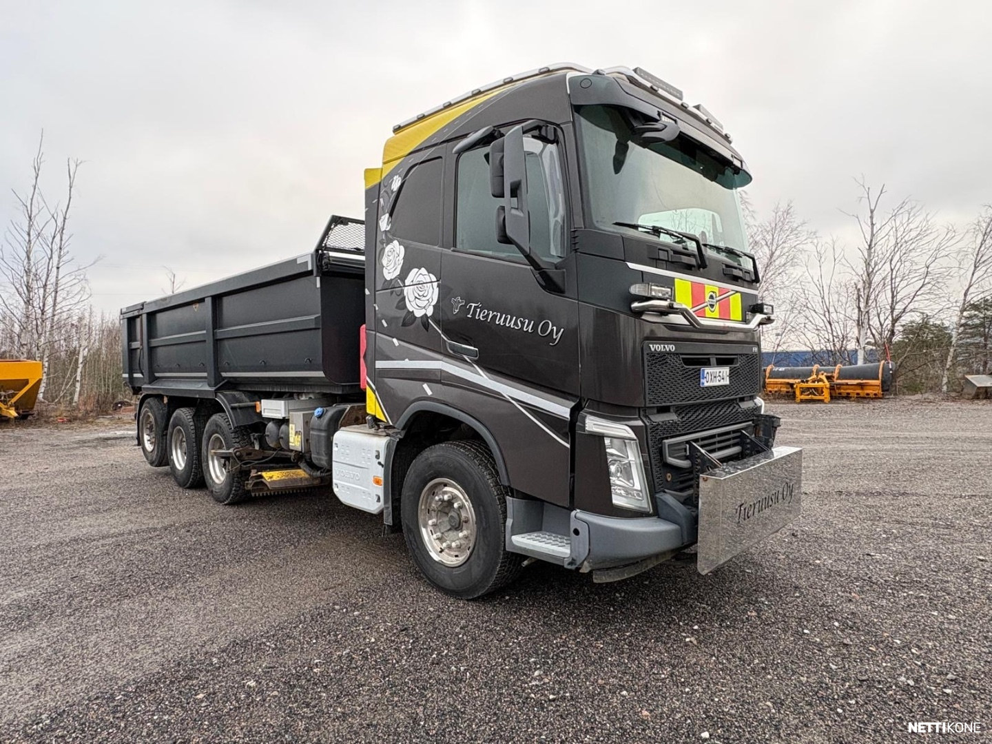 Volvo MYYTY !!FH540 PERÄVAUNU KOME* AURAVARUSTEET* SUOLAKONTTI* SIVUAURA 2018 - Image 4