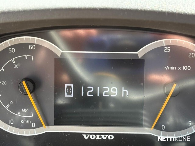 Volvo L 180 H MYYTY !! 139 000 alv 0 % *Uudet renkaat* *Vaaka* *V-kauha* *Rahoitus/Leasing tarjolla!* 2016 - Image 16