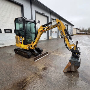 9a141cdc127cceb8-large.jpg Caterpillar 301.8 Minikaivuri kolmella kauhalla. Kallistuva liitin * Rahoitus / Leasing * 2019