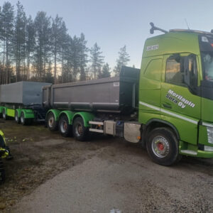 Volvo FH16 40.000€ ALV0 RAHOITUS TARJOLLA * 750 HV *PARIPYÖRÄ 4 AKS. KÄRRY *LISÄÄ KUVIA TULOSSA! 2013