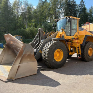 bf14e08af467fe8c-large.jpg Volvo L 180 H MYYTY !! 139 000 alv 0 % *Uudet renkaat* *Vaaka* *V-kauha* *Rahoitus/Leasing tarjolla!* 2016