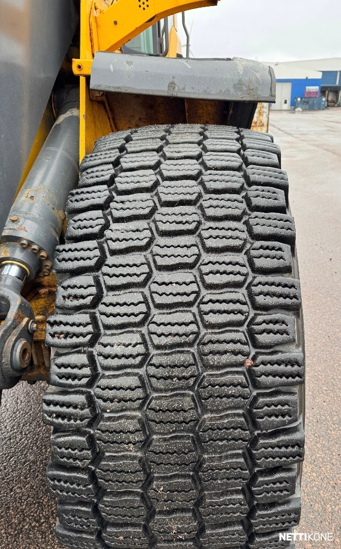 Volvo L 120 F 50.500€ALV0 RAHOITUS/LEASING TARJOLLA! VAAKA* LAMELLI RENKAAT HYVÄT* HUOLLETTU* SIISTI KONE! 2008 - Image 10