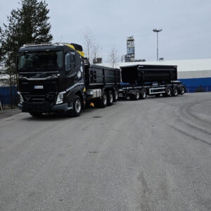 d395ed5ecf686864-large.jpg Volvo MYYTY !!FH540 PERÄVAUNU KOME* AURAVARUSTEET* SUOLAKONTTI* SIVUAURA 2018