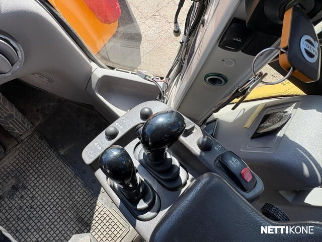 Volvo L 180 H MYYTY !! 139 000 alv 0 % *Uudet renkaat* *Vaaka* *V-kauha* *Rahoitus/Leasing tarjolla!* 2016 - Image 19