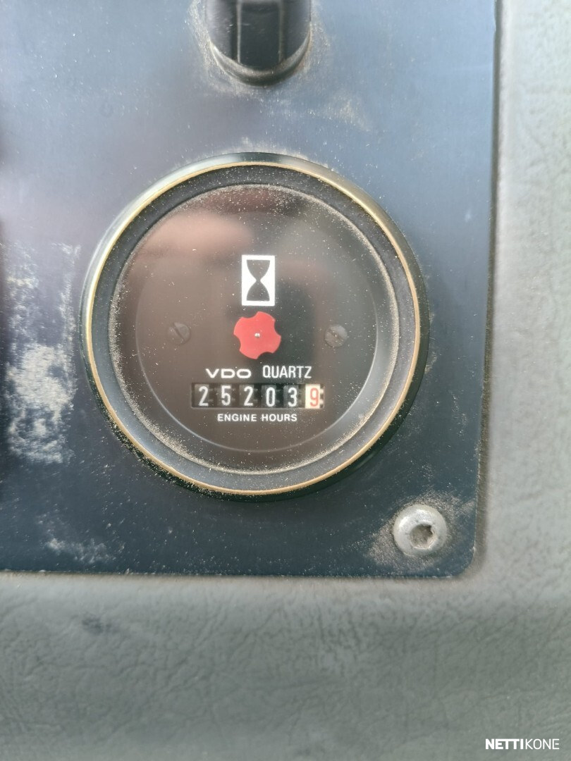 Volvo L 90 C MYYTY/SOLD ! 30500 alv 0 % *VAAKA* *2XRENKAAT* *RASVARI* *LISÄHYDRAULIIKKA* *RAHOITUS TARJOLLA* 1999 - Image 18