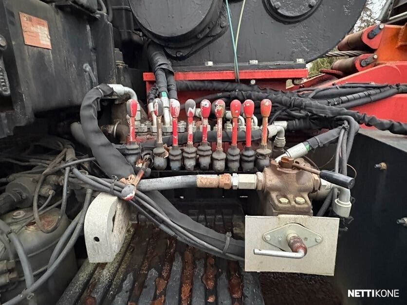 Daf 75 ATi 4x4 Raskas maastohinuri Kaksi vinssiä, kunnon tukitassut, hinauspuomi 1994 - Image 10
