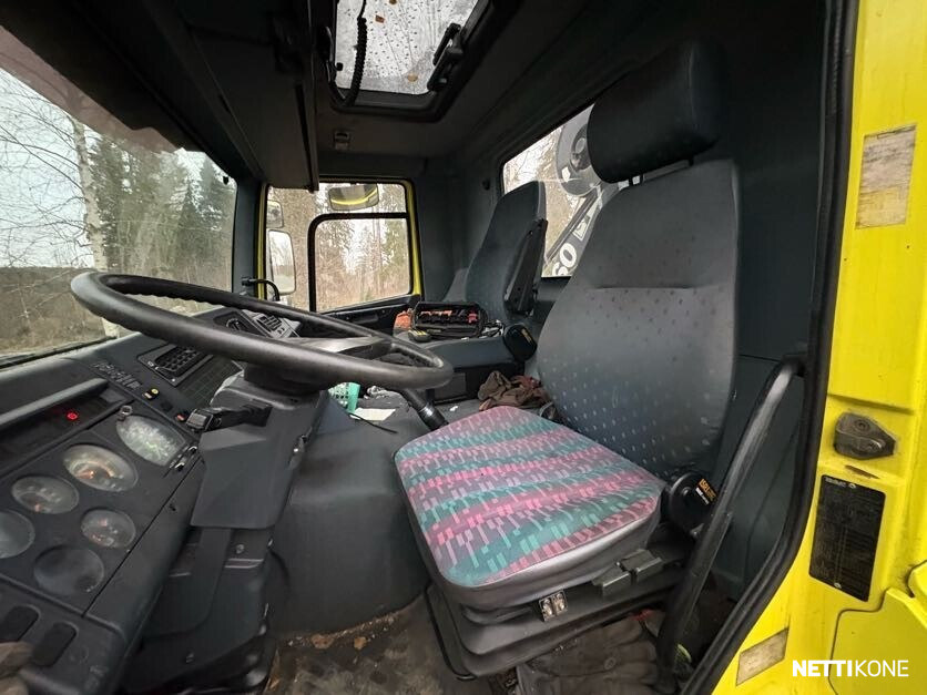 Daf 75 ATi 4x4 Raskas maastohinuri Kaksi vinssiä, kunnon tukitassut, hinauspuomi 1994 - Image 18