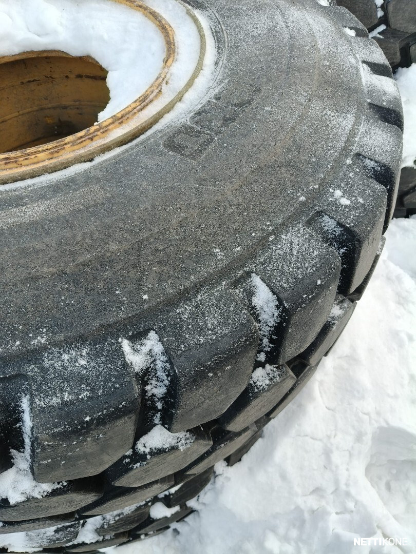 Volvo L 90 C MYYTY/SOLD ! 30500 alv 0 % *VAAKA* *2XRENKAAT* *RASVARI* *LISÄHYDRAULIIKKA* *RAHOITUS TARJOLLA* 1999 - Image 24