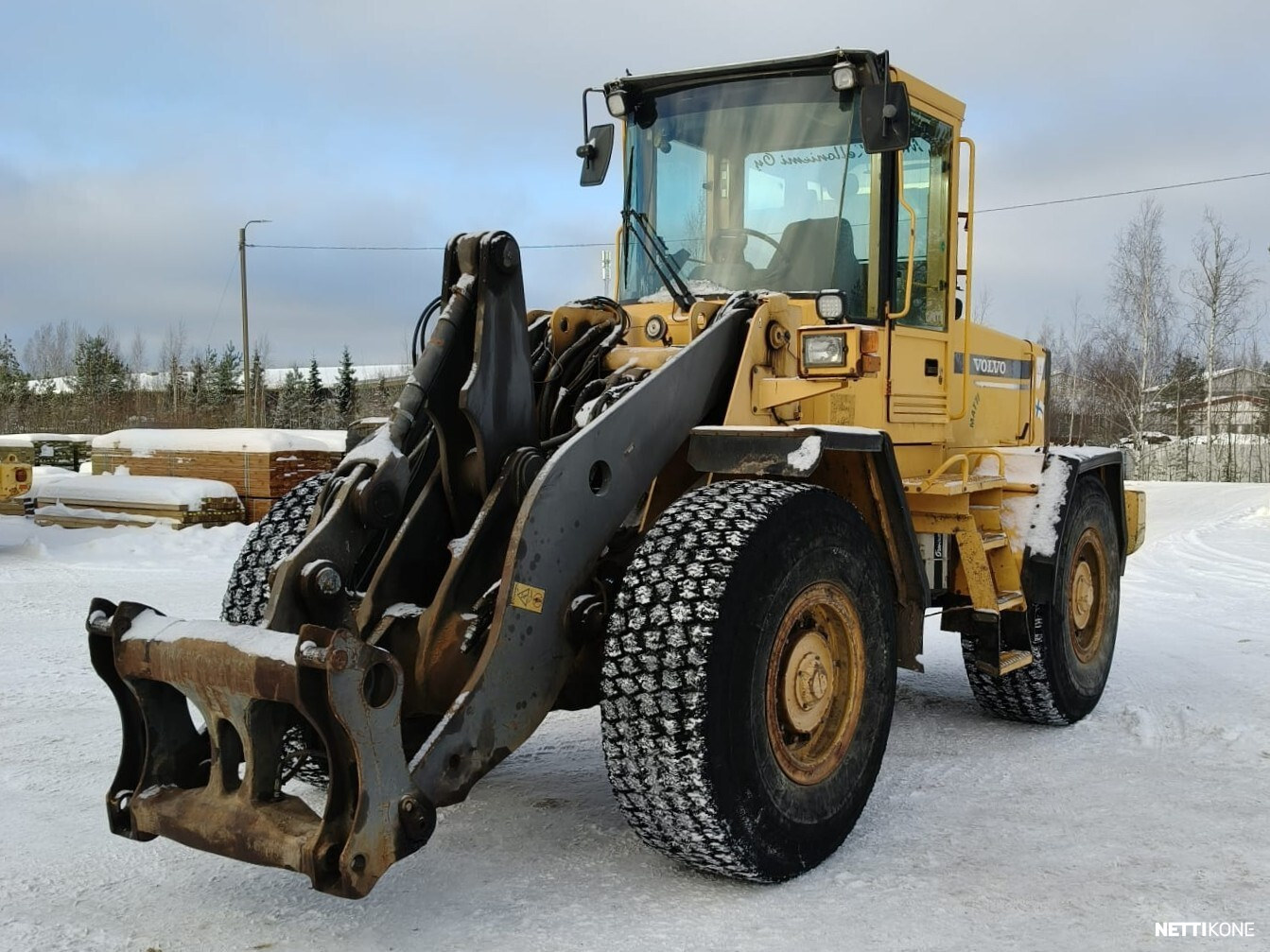 Volvo L 90 C MYYTY/SOLD ! 30500 alv 0 % *VAAKA* *2XRENKAAT* *RASVARI* *LISÄHYDRAULIIKKA* *RAHOITUS TARJOLLA* 1999