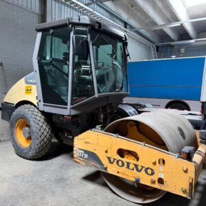 8b7e5107a6a83ff4-large.jpg Volvo SD 77 DX MYYTY !!! 21000 alv 0 % *Rahoitus/Leasing tarjolla* 2008