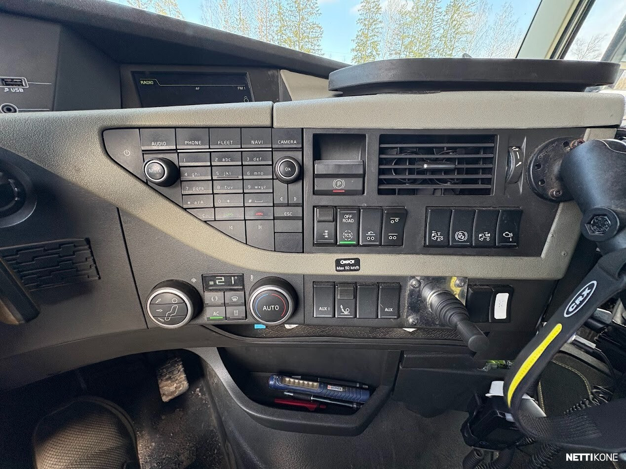 Volvo FH13 540 6x2 vetoauto aurapuskuri + suolainvalmius Euro 6 *29000,00 + alv * Rahoitus / Leasing * 2014 - Image 17