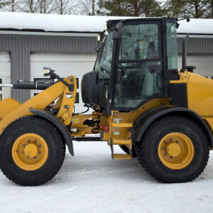 9320bae124051b72-large.jpg Caterpillar 908 M 45 000 ALV 0 % *35 KM/H* *MAAKAUHA* *RAHOITUS/LEASING TARJOLLA* 2018