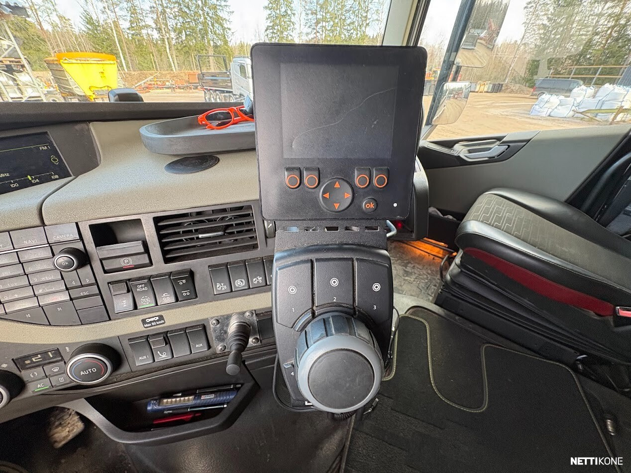 Volvo FH13 540 6x2 vetoauto aurapuskuri + suolainvalmius Euro 6 *29000,00 + alv * Rahoitus / Leasing * 2014 - Image 18