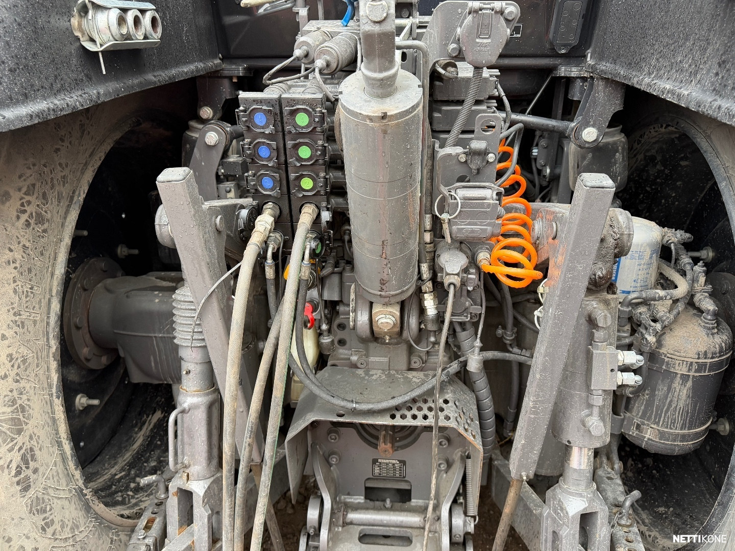 Valtra T175EV 125.000€ALV0 ETUKUORMAAJA* ETU PTO* HUIPPUVARUSTEET* RAHOITUS/LEASING 2024 - Image 16