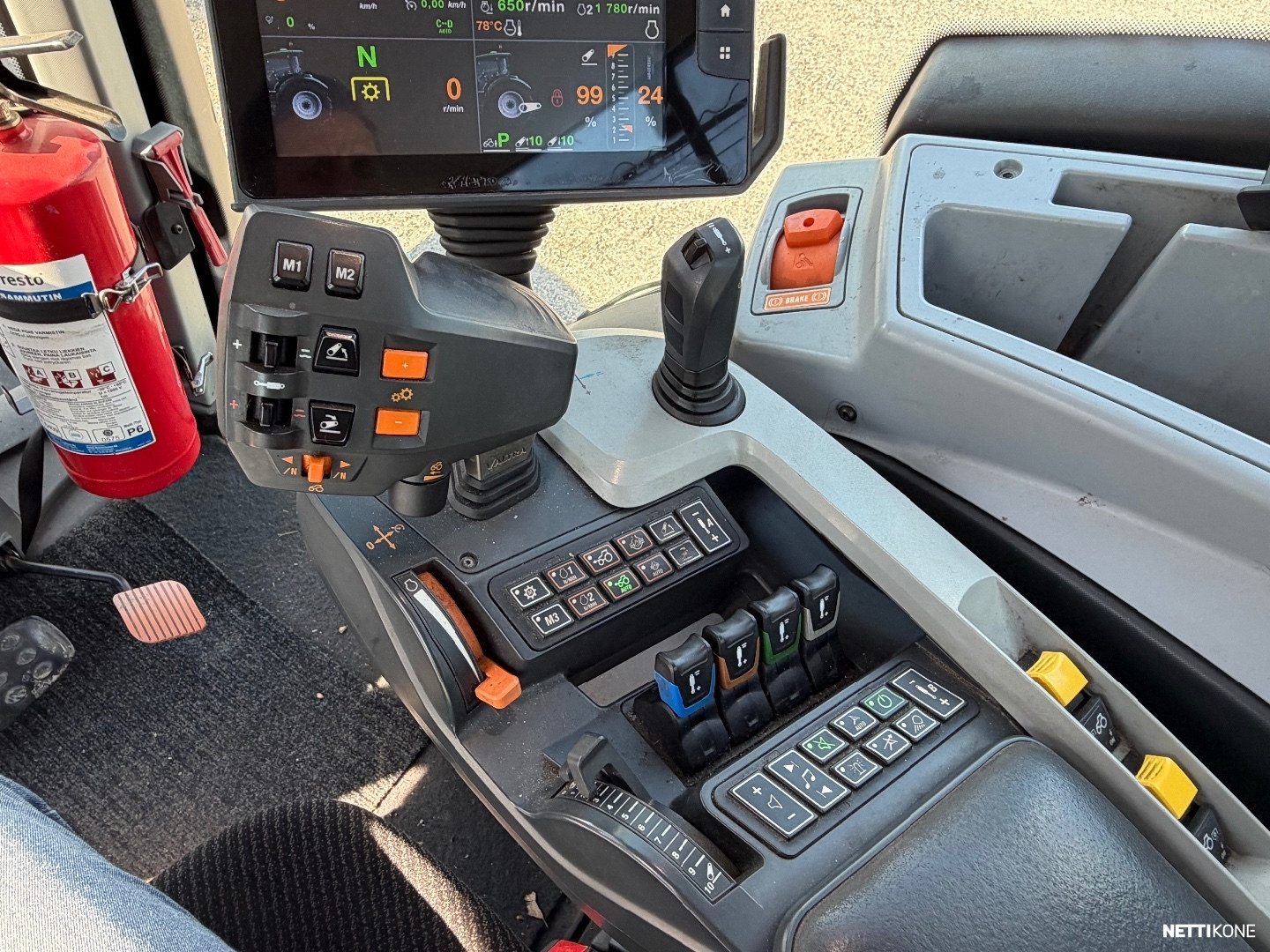 Valtra T144 79.000€ALV 0 RAHOITUS/LEASING TARJOLLA! DIRECT* UNLIMITED* ETUNOSTOLAITE* ETU PTO* VAIN 4241H 2019 - Image 28